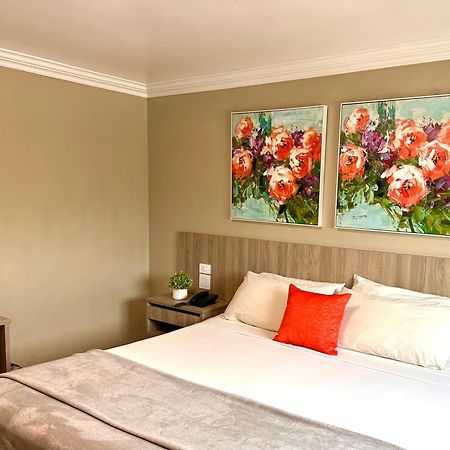 קולון Hotel Andros מראה חיצוני תמונה