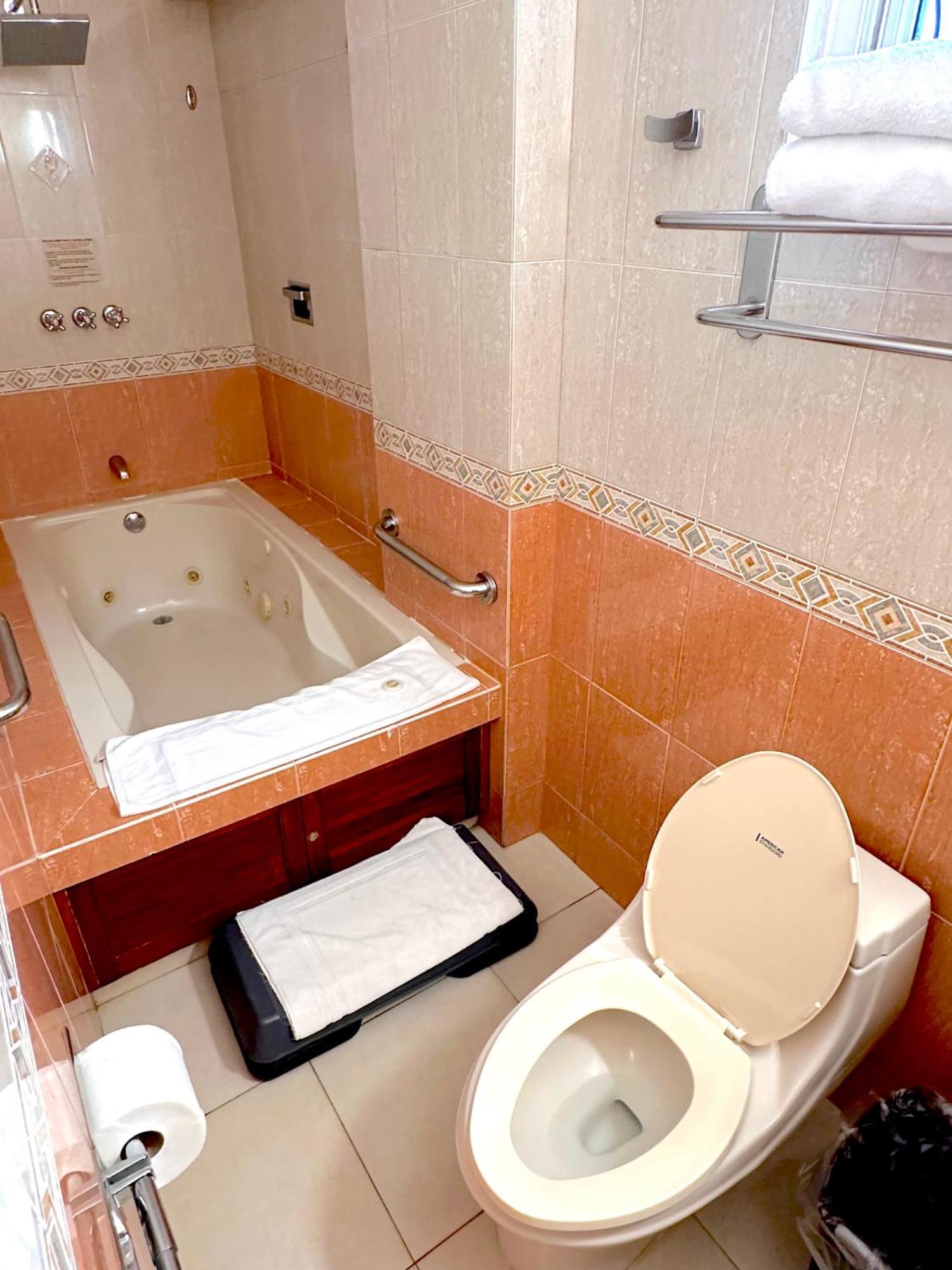קולון Hotel Andros מראה חיצוני תמונה