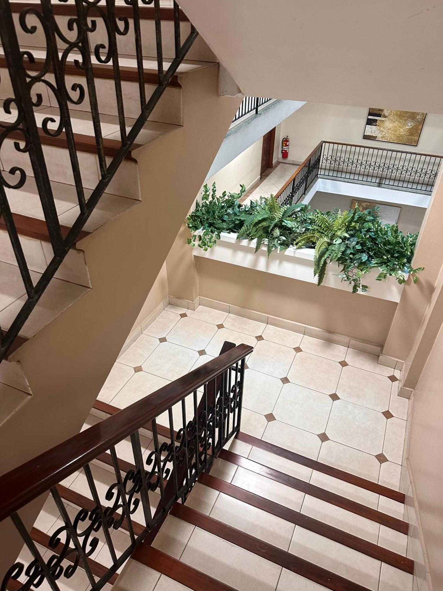 קולון Hotel Andros מראה חיצוני תמונה