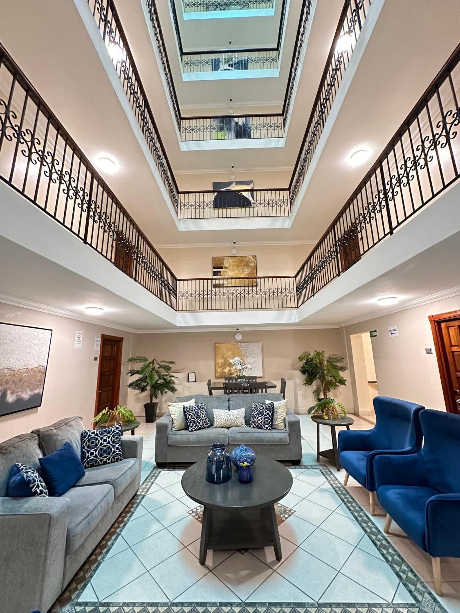 קולון Hotel Andros מראה חיצוני תמונה