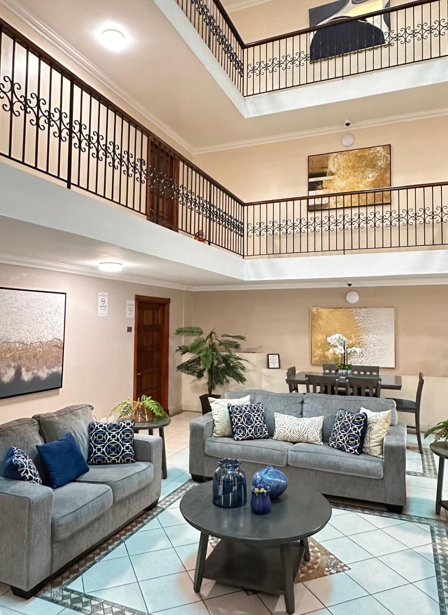 קולון Hotel Andros מראה חיצוני תמונה