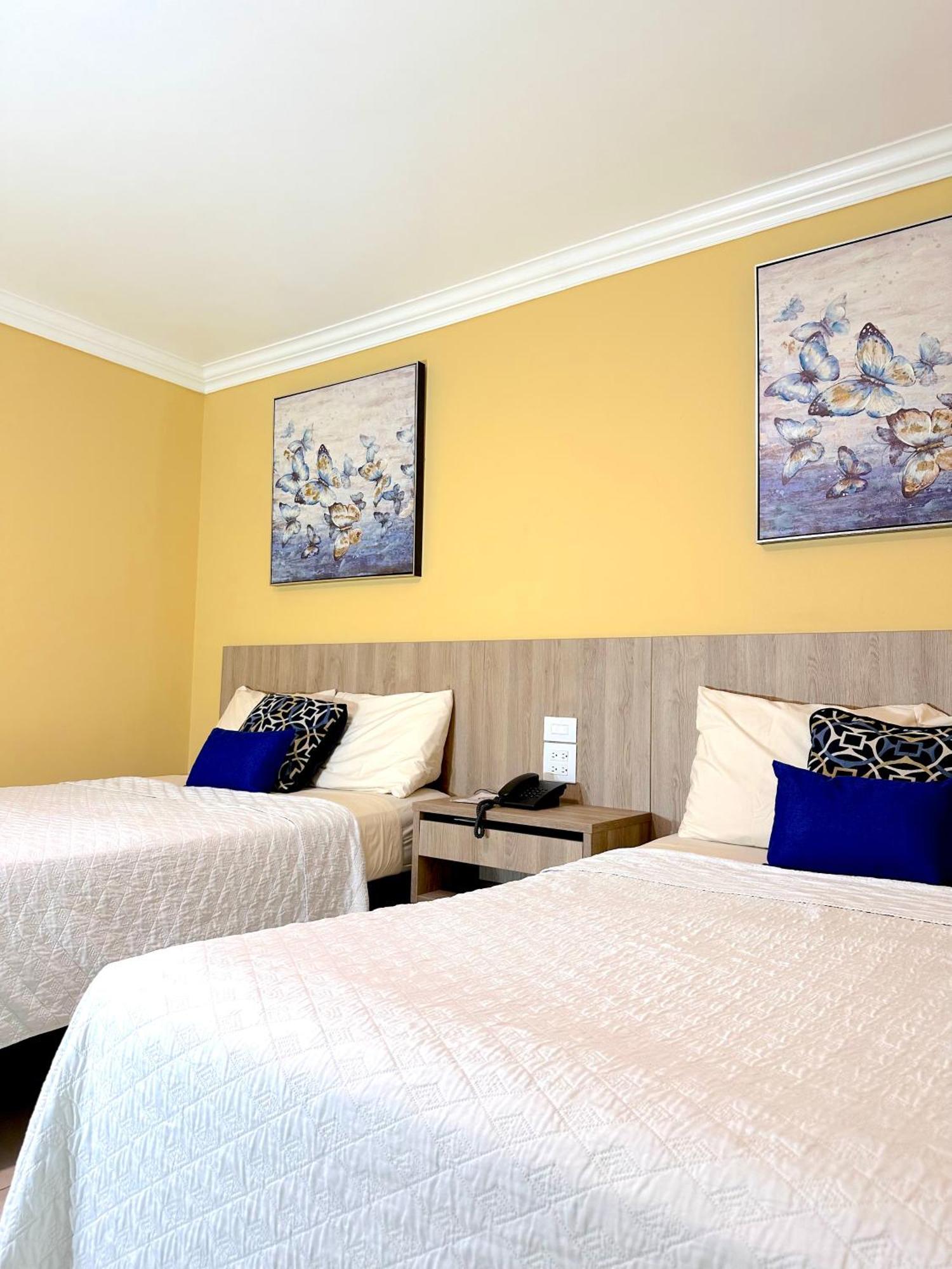קולון Hotel Andros מראה חיצוני תמונה