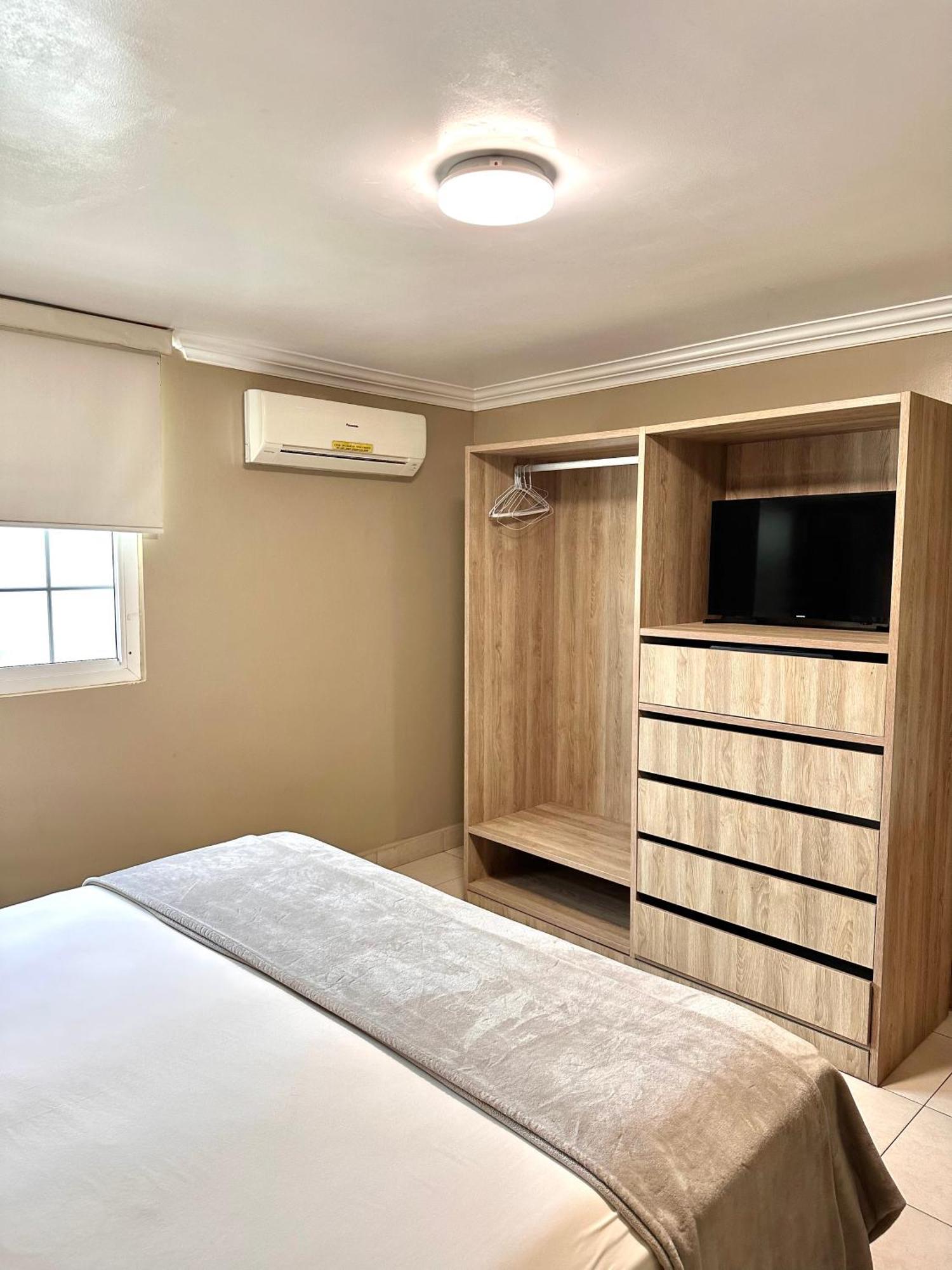 קולון Hotel Andros מראה חיצוני תמונה