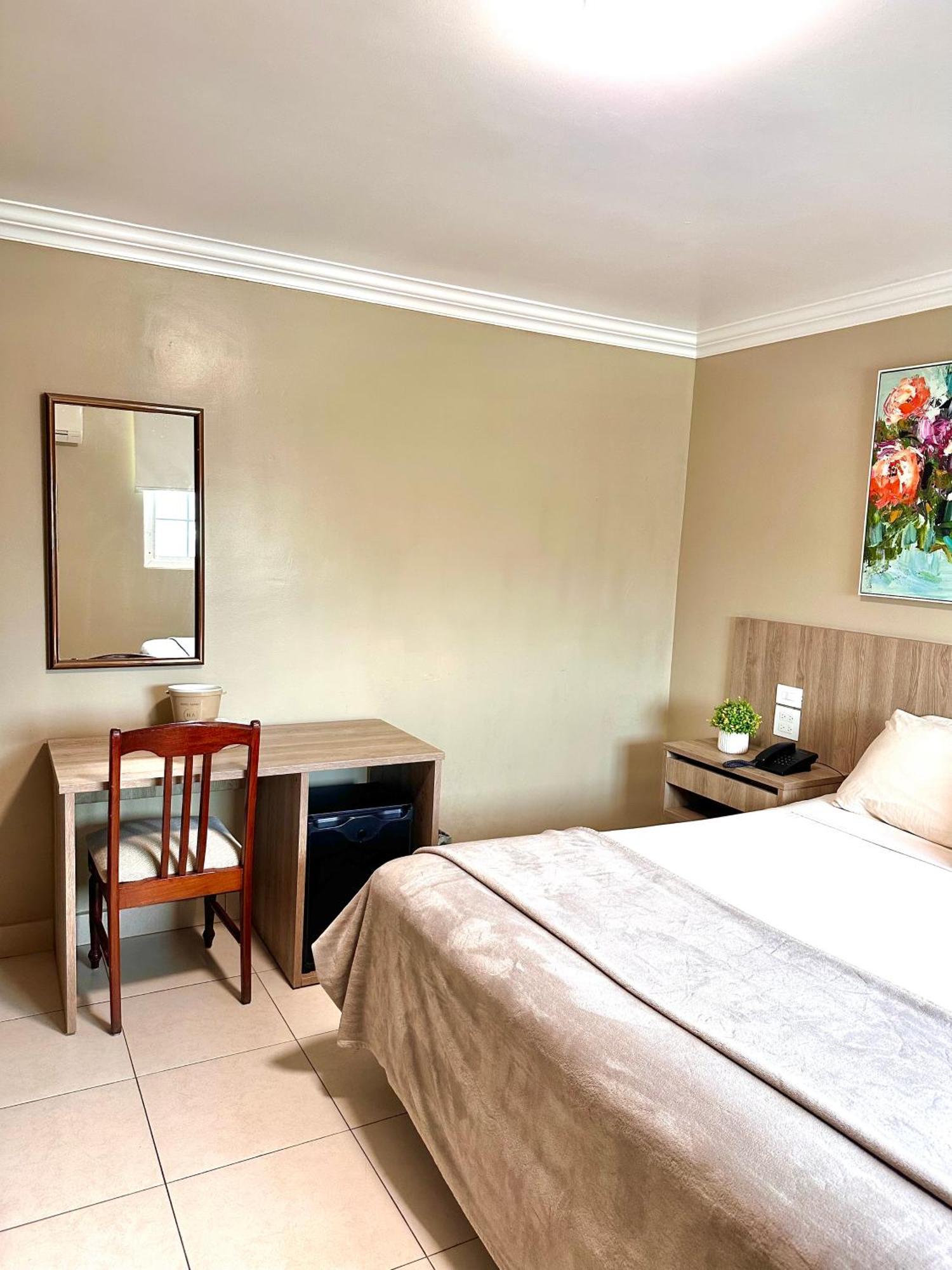 קולון Hotel Andros מראה חיצוני תמונה
