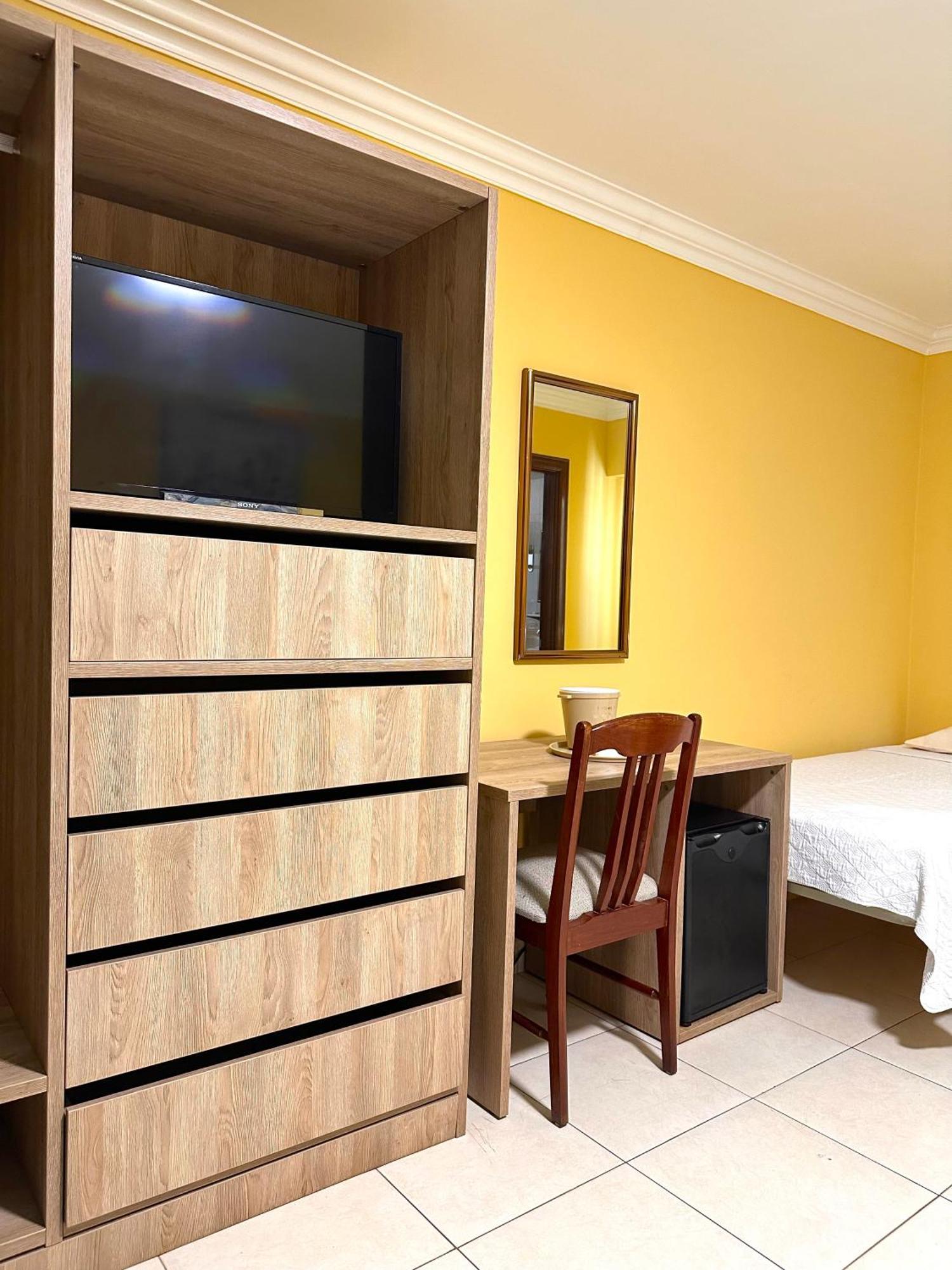 קולון Hotel Andros מראה חיצוני תמונה